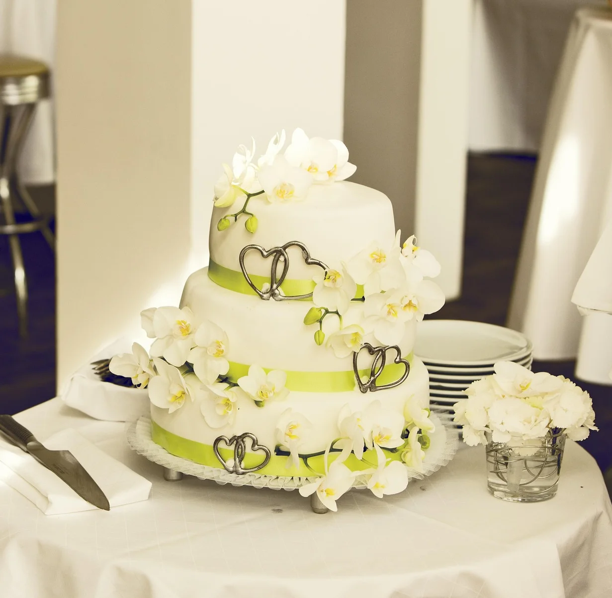 modern cakes. overcomers catering school cakes, ghana