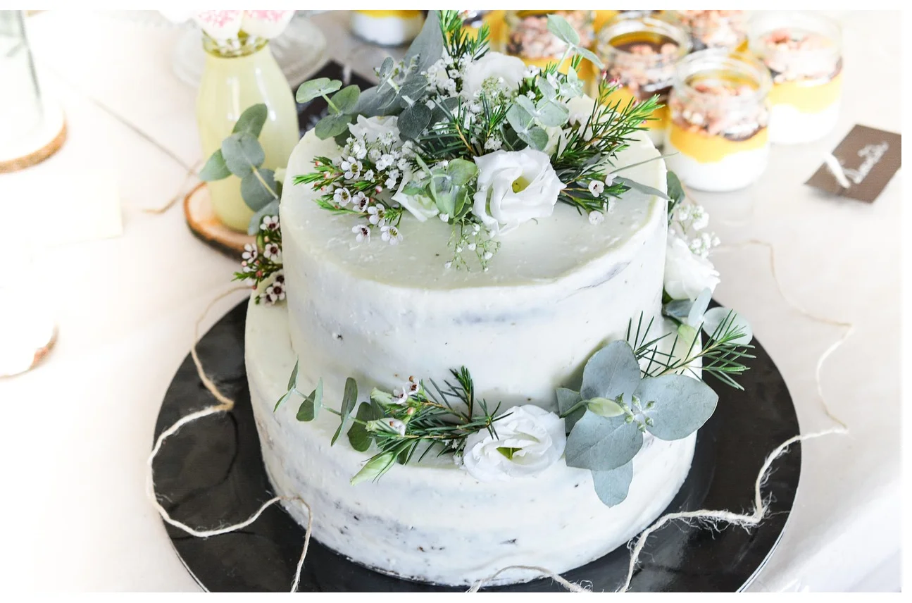 modern cakes. overcomers catering school cakes, ghana